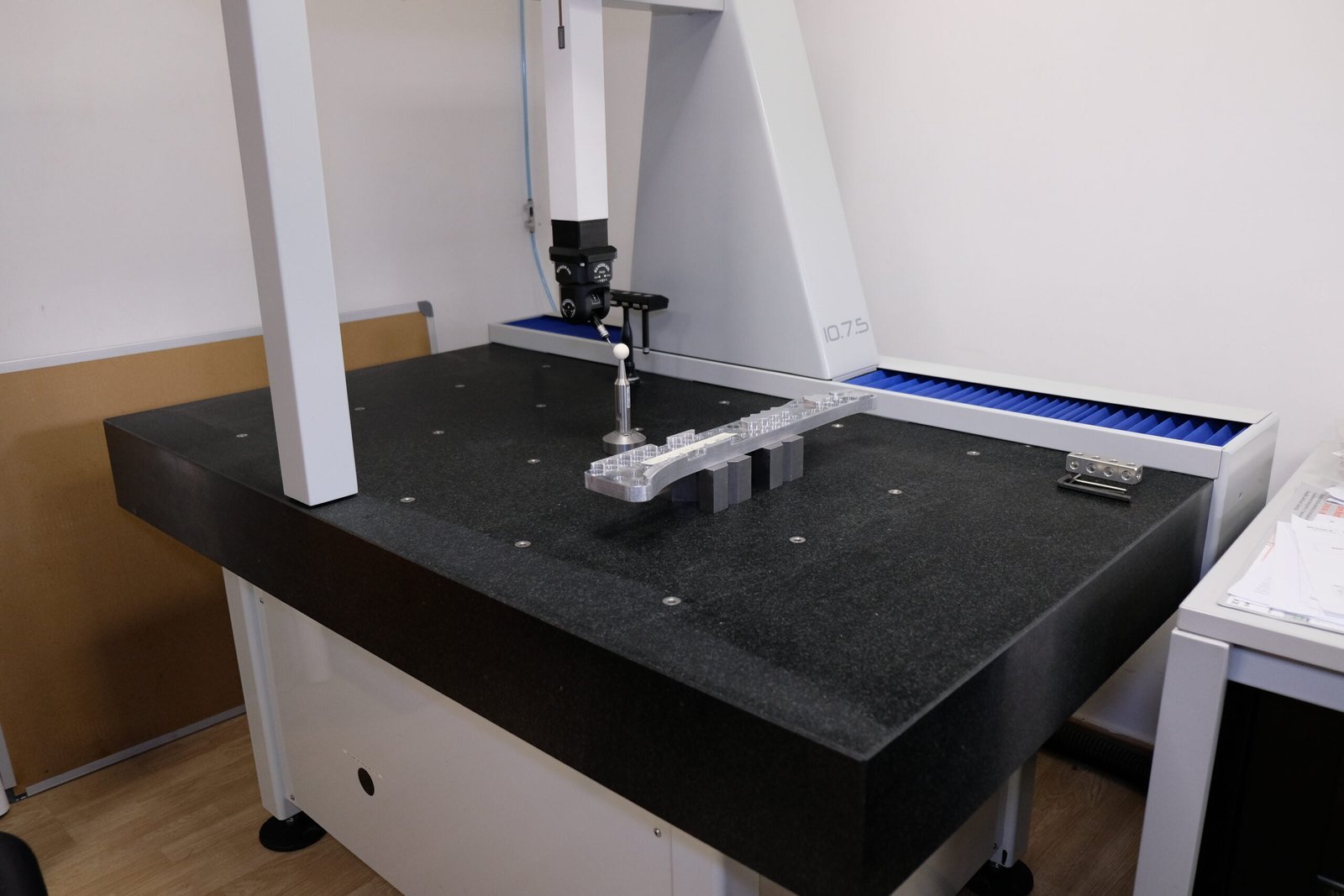 Subcontract CNC turning on a mechanical part